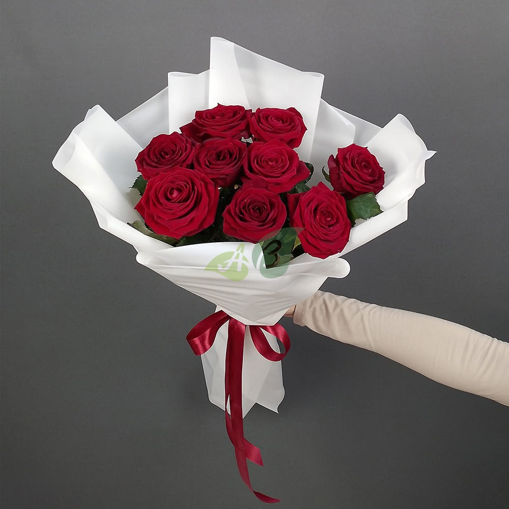 Букет красных роз Ред Наоми с высотой стебля 60 см